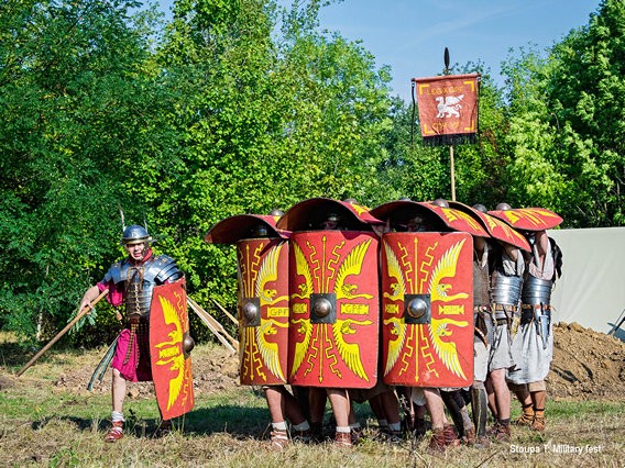 stoupa-t.-military_fest_olomouc_2017-03_red25_red50w.jpg